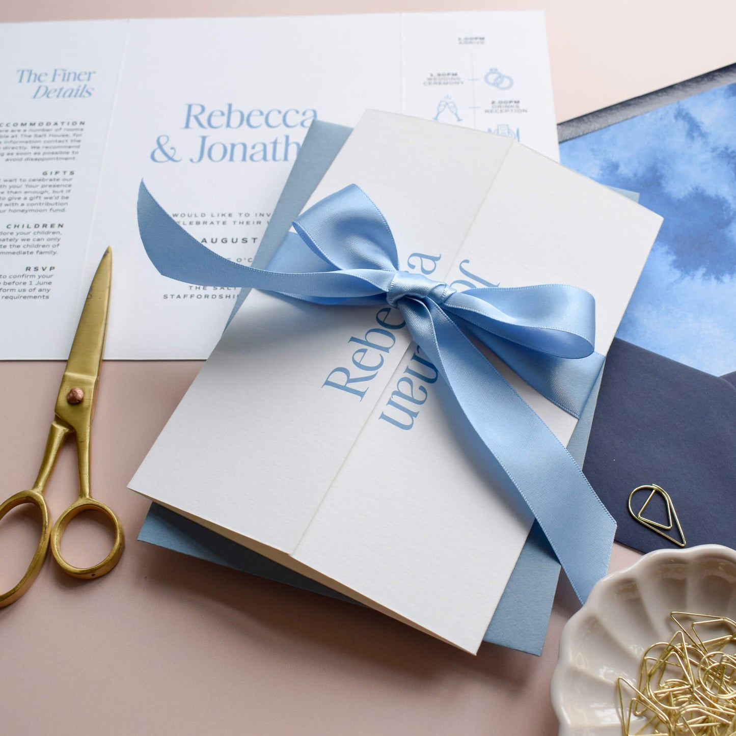 The Lumina Gatefold Sample